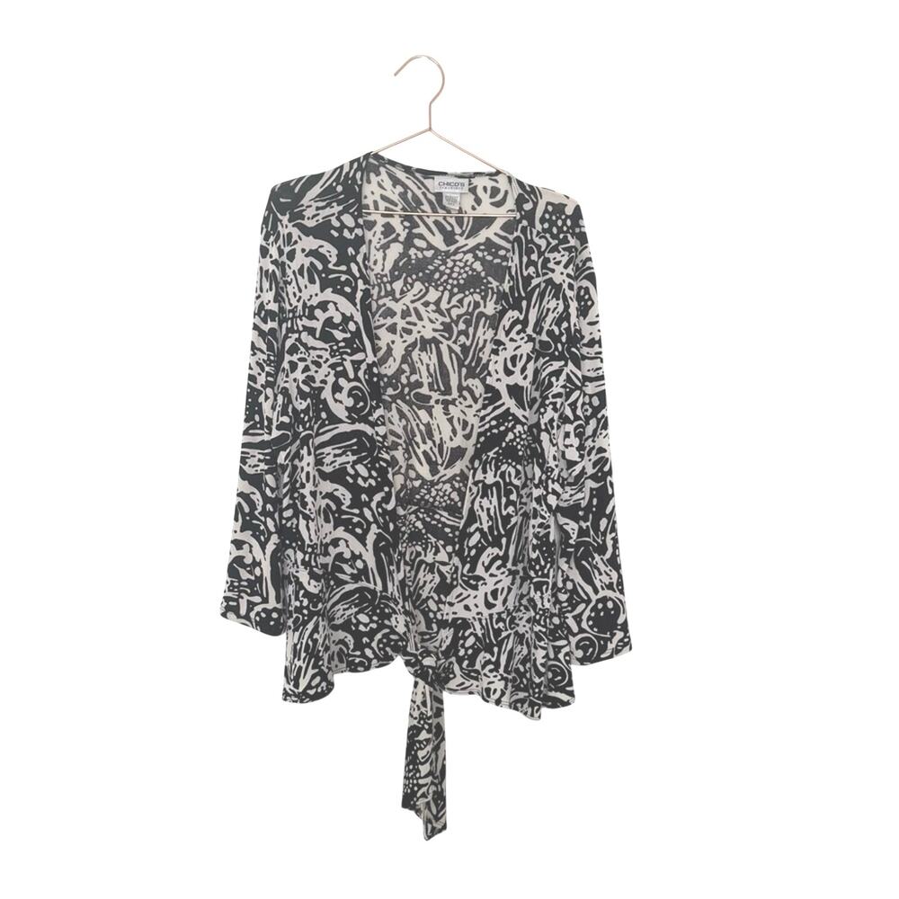 Chico's travelers Black and Cream front tie Abstract Blouse size 2 medium